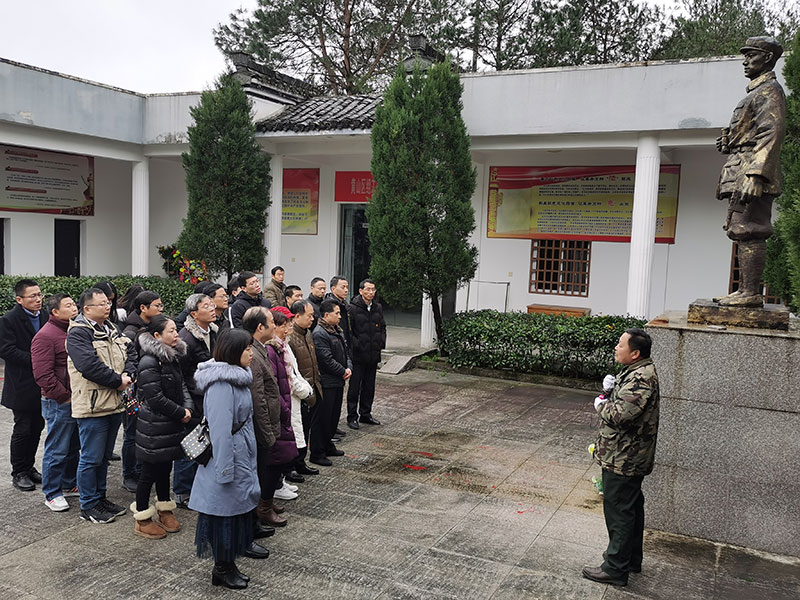 屯溪區(qū)委辦黨支部、屯溪城建投公司黨支部聯(lián)合開展主題黨日共建活動(dòng)